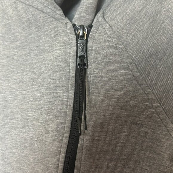 Nike Sportswear Tech Fleece Zip Up Oversized Hoodie in Cape Carbon Heather - Picture 9 of 16